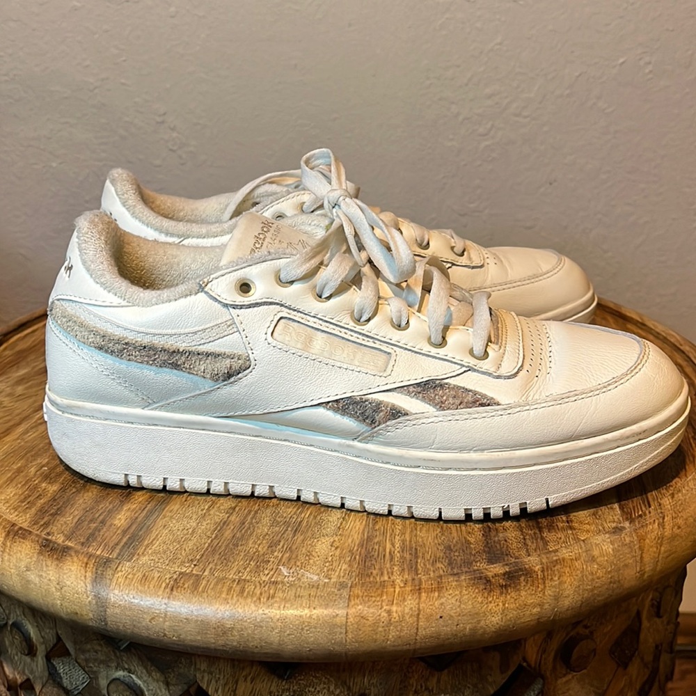 Like new Reebok Classic Leopard shoes size 10